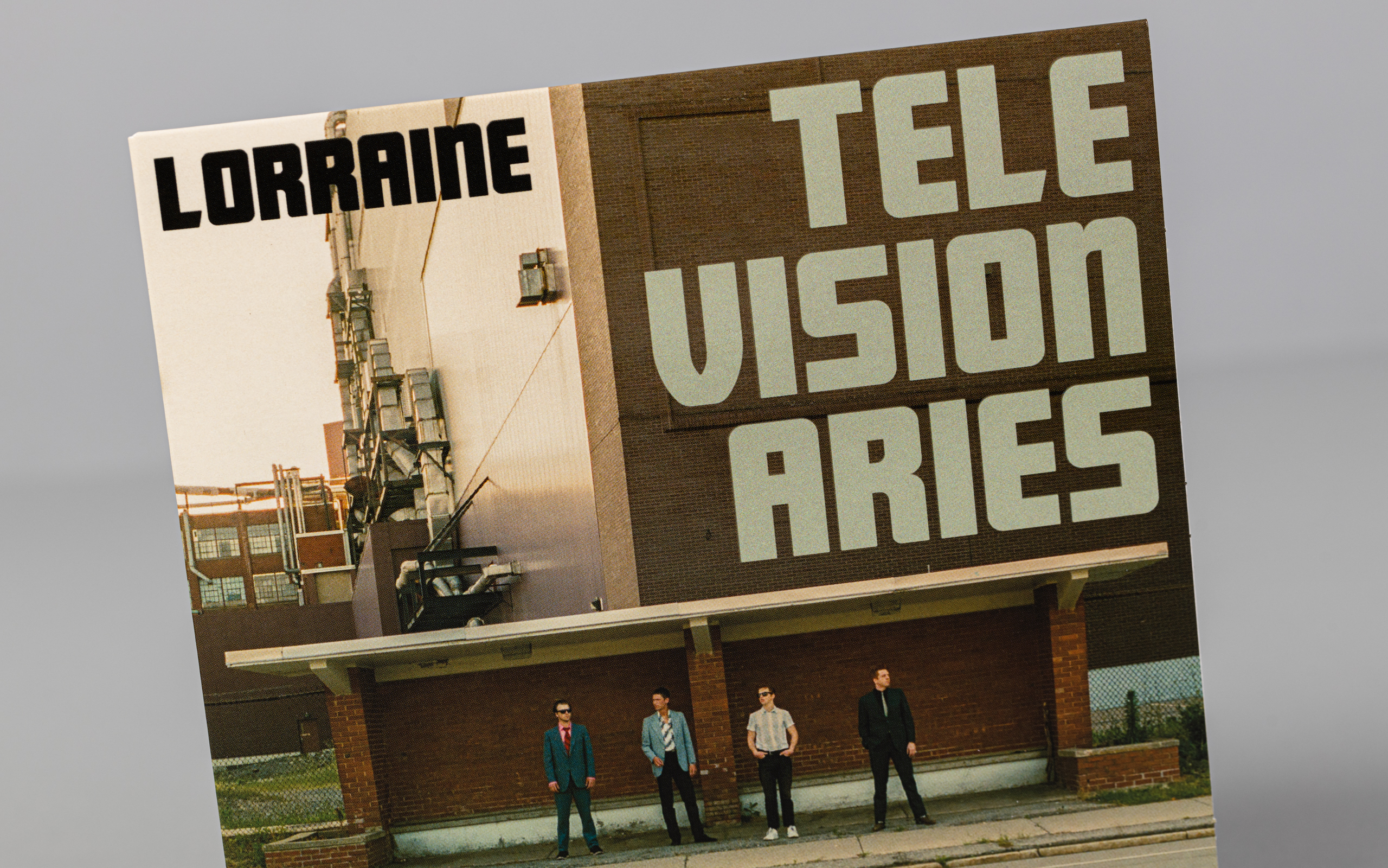 redoble-studio-televisionaries-diseño-portada-ep-sleazy-records-01