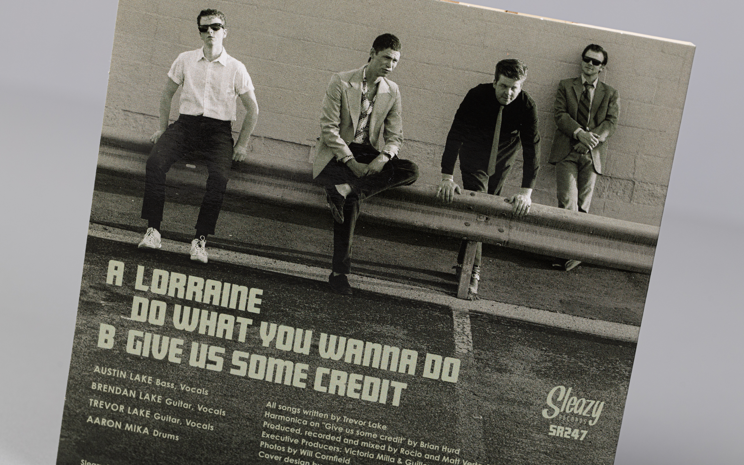 redoble-studio-televisionaries-diseño-portada-ep-sleazy-records-02
