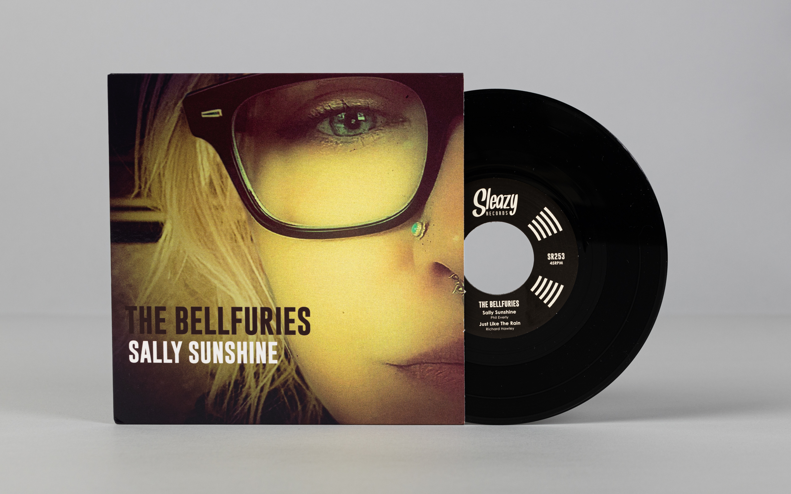 redoble-studio-the-bellfuries-diseño-portada-ep-sleazy-records-01